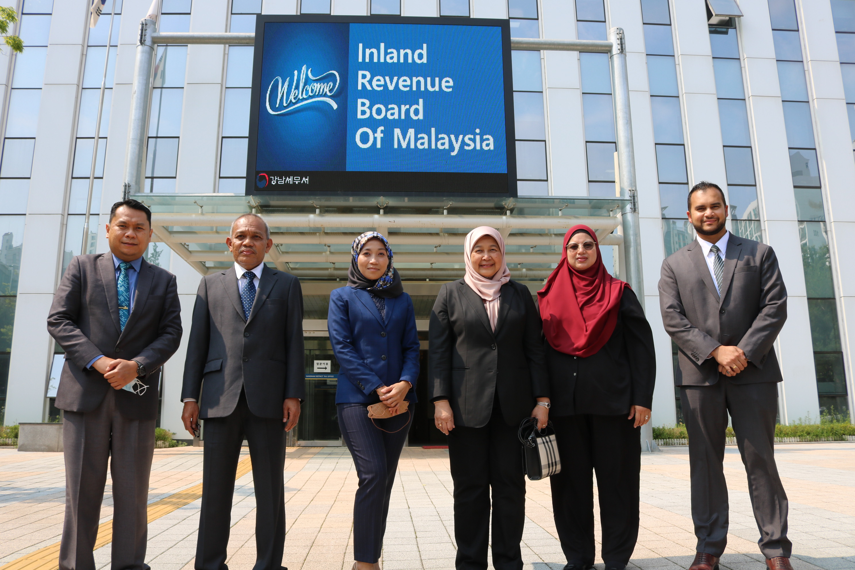 대표단 정문 사진.JPG