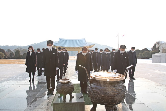 현충원참배.gif