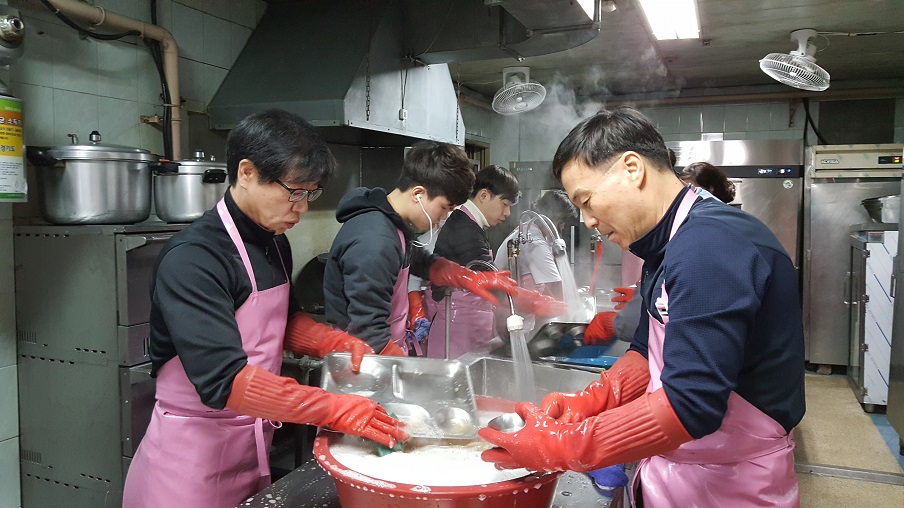 설거지는 깨끗하게